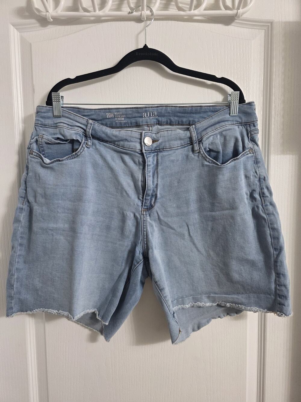 a.n.a. Cut-Off Denim Blue Jean Shorts Womens Plus Size 20W Mid Rise. B3